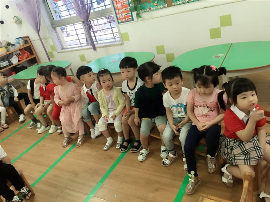 小美女哦